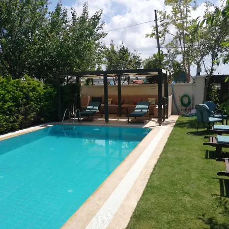 Nuriye Butik Alacati Hotel *
