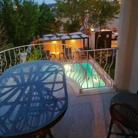 Nuriye Butik Alacati Hotel *